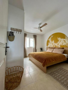 Cozy two-bedrooms apartment with big terrace and ocean view
